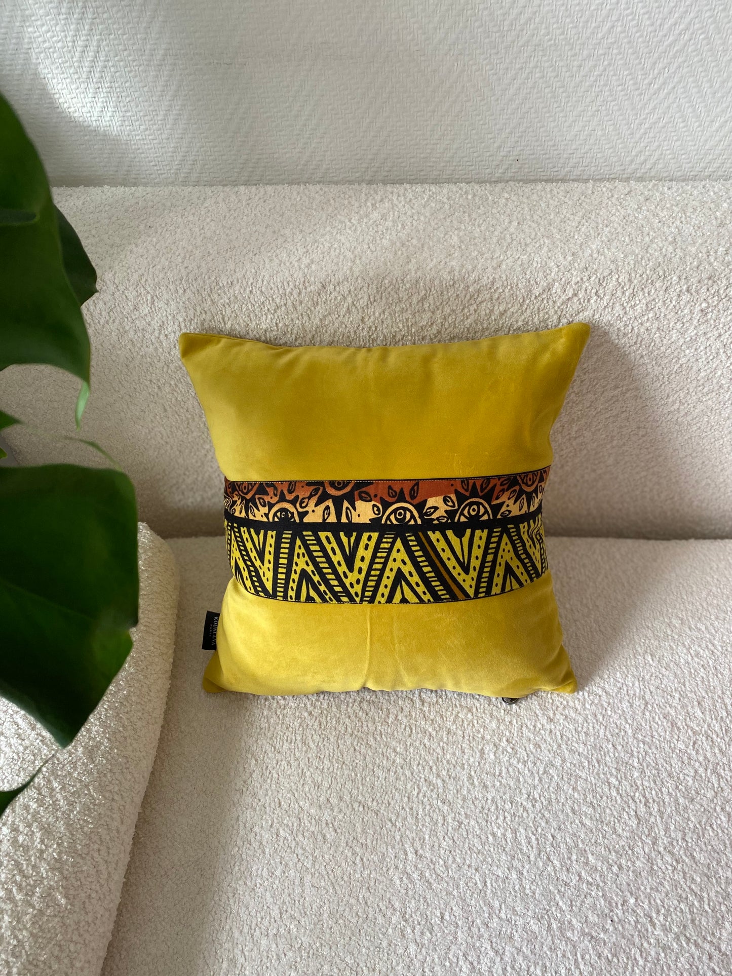 Coussin Savana en velours cotelé ou lisse et pagne antique