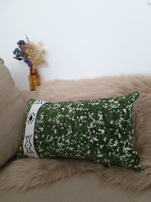 inse-collection-green-cushion-slide-1