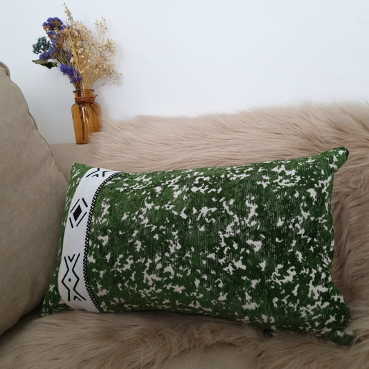 inse-collection-green-cushion-slide-1