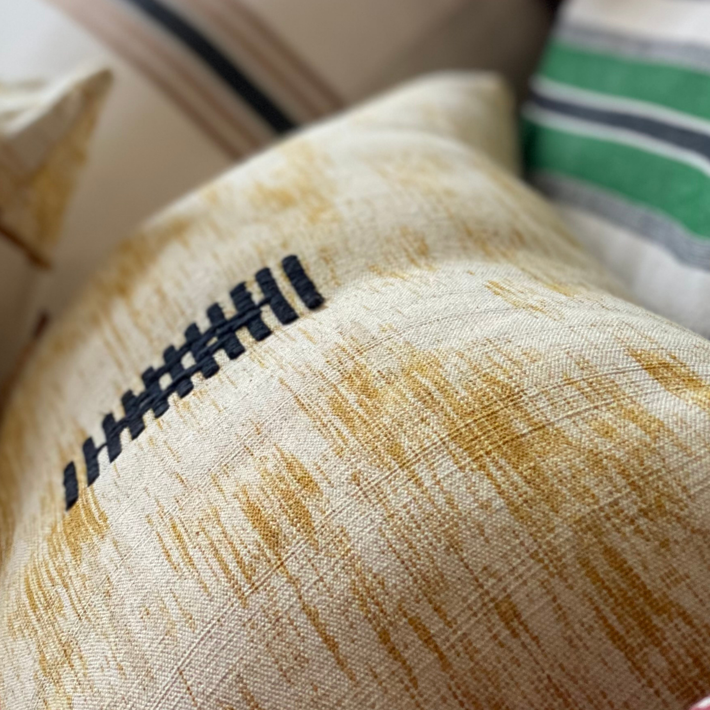Housse de coussin "Sillage" rectangle ocre